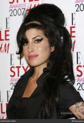 20080608220946-amy-winehouse-2007-elle-style-awards-in-london-16tohi.jpg